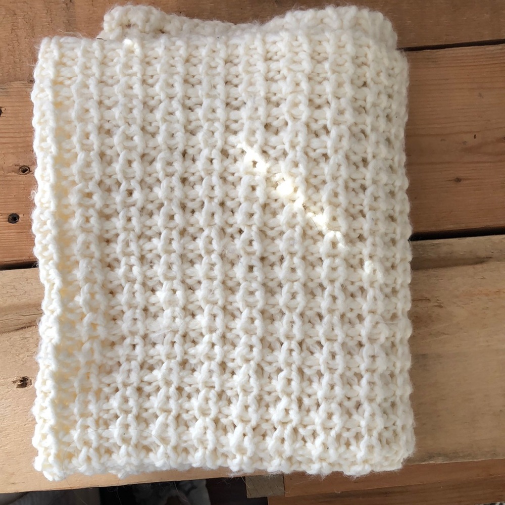 Gap knitted funnel scarf